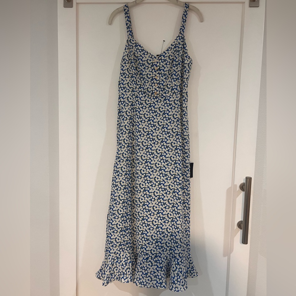 Darling daisies blue floral print midi dress.